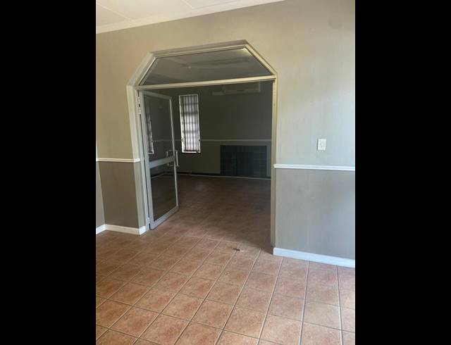 BUSINESS FOR SALE IN MILL PARK